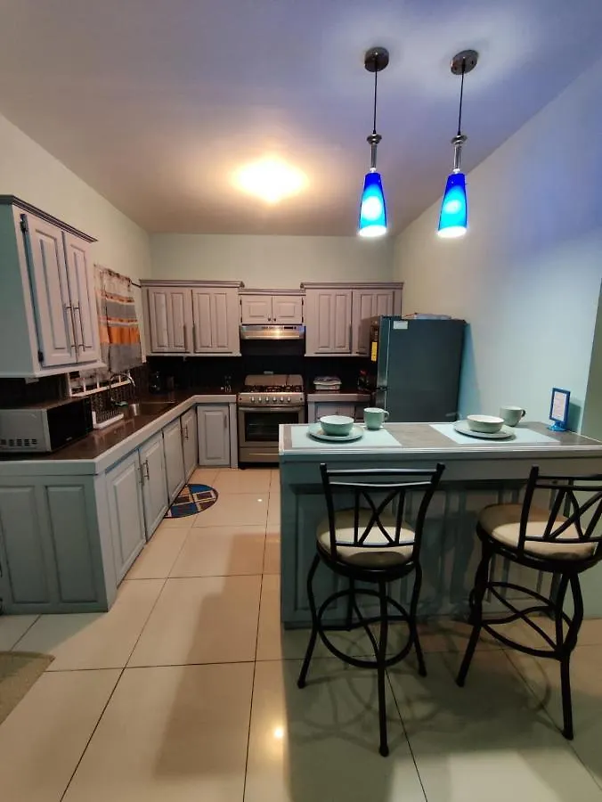 El Carmen Apartments Saint Helena ترينيداد وتوباغو